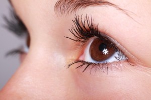 Schöne Augen gehören heute zu einem gepflegten Äußeren. Sie zeugen von Gesundheit und Dynamik.