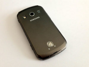 Das Samsung GALAXY Xcover 2 S7710 ist gegen Außeneinflüsse abgedichtet.