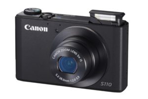 Sie sind klein und knipsen trotzdem gute Bilder: Digicams wie die Canon PowerShot S110. (Foto: Amazon.de)