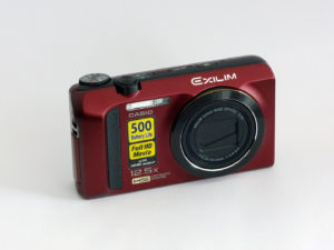 Mittlerweile sind auch Kompaktkameras wie die Casio Exilim EX-ZR300 extrem schnappschusstauglich (Foto: nurido.eu)