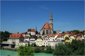 Die historische Stadt Steyr lädt Besucher ein