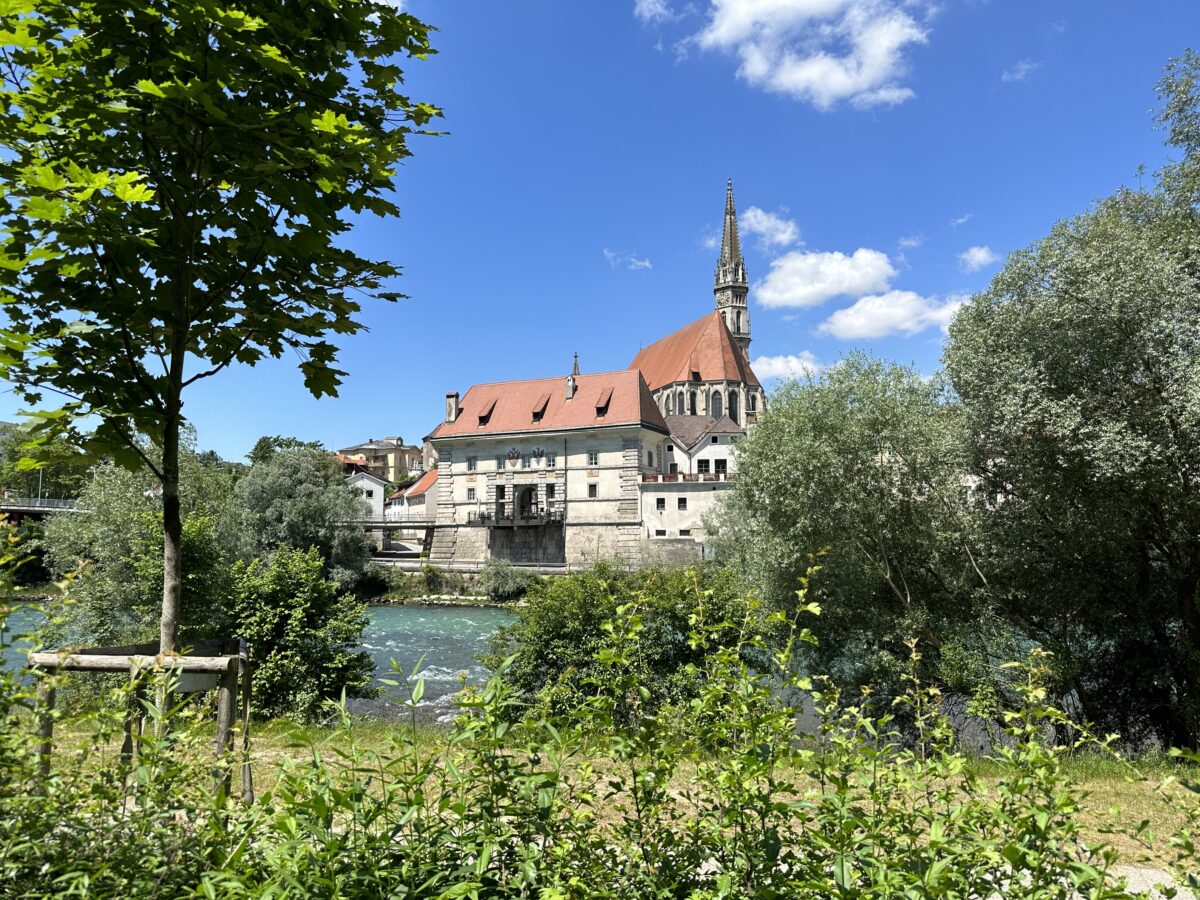 Steyr ist eine echte Romantikstadt und liegt am Zusammenfluss von Steyr und Enns in Oberösterreich