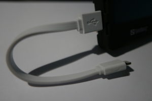 Das Sandberg USB Lightning Cable Flat mit einer Länge von 15 cm