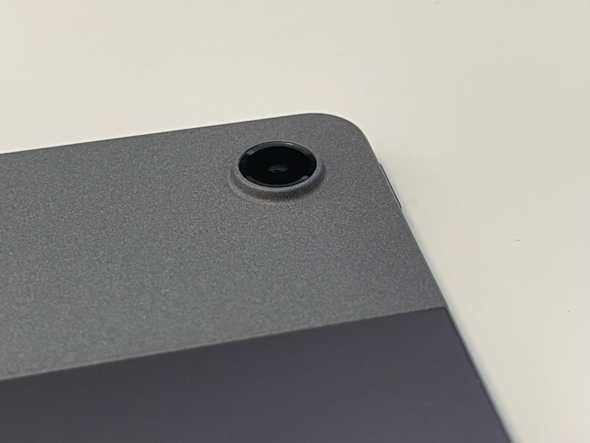 Das Lenovo Tab M10 Plus der 3. Generation bietet zwei 8-Megapixel-Kameras