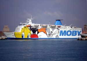 Die Fähre Moby Vincent im Hafen von Livorno