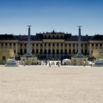 Das Schloss Schönbrunn in Wien Hietzing unweit des Tiergartens