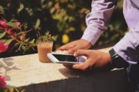 Wie finde ich ein gutes Online Casino fürs Smartphone?