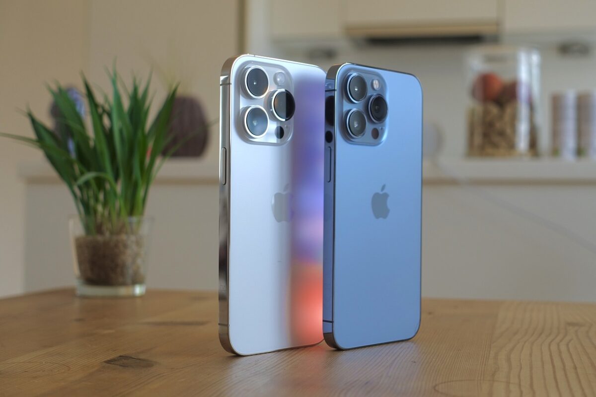 Das iPhone 14 bot einige Unterschiede zum 15 Pro und 15 Pro Max. die wir im Test haben